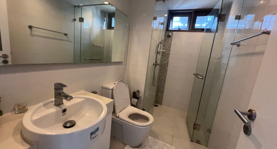 For sale and for rent 2 bedrooms condo in Sathon, Bangkok