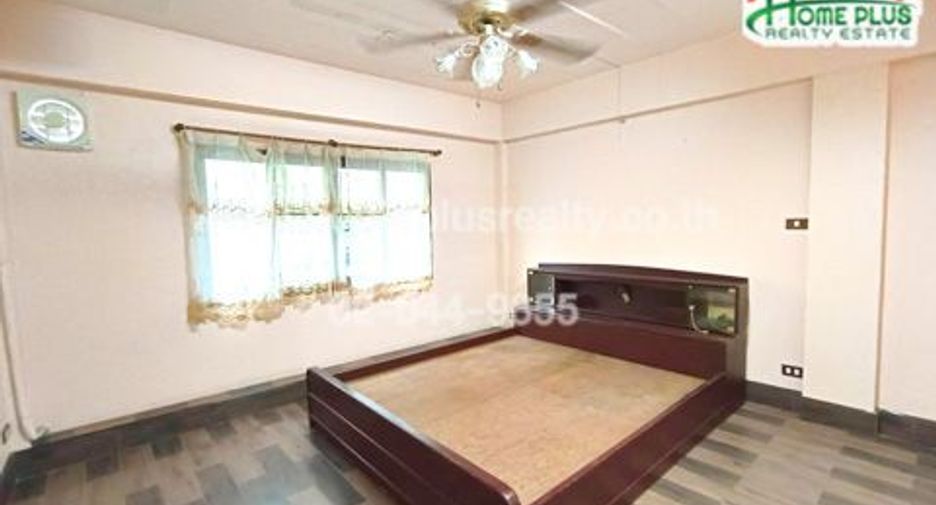 For sale 6 bedrooms retail Space in Bang Sue, Bangkok