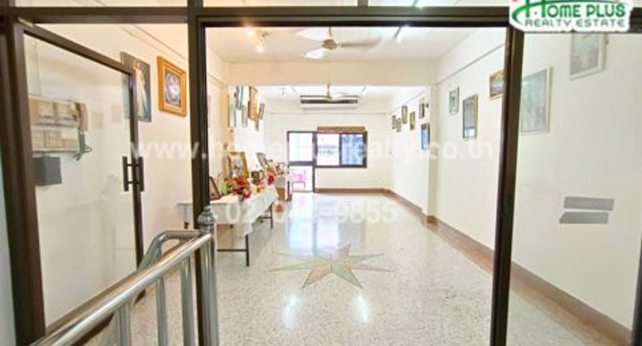 For sale 6 bedrooms retail Space in Bang Sue, Bangkok