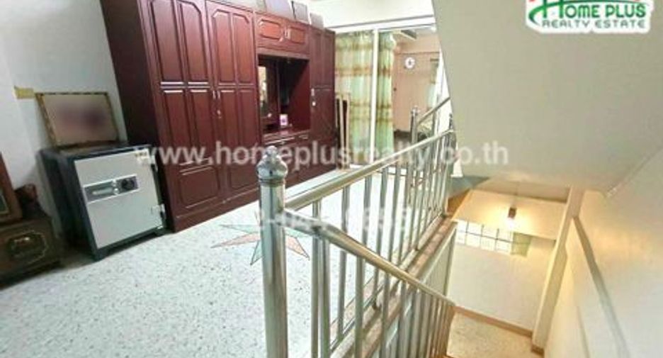 For sale 6 bedrooms retail Space in Bang Sue, Bangkok