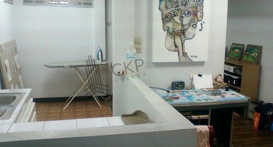 For sale 3 bedrooms house in Khlong San, Bangkok