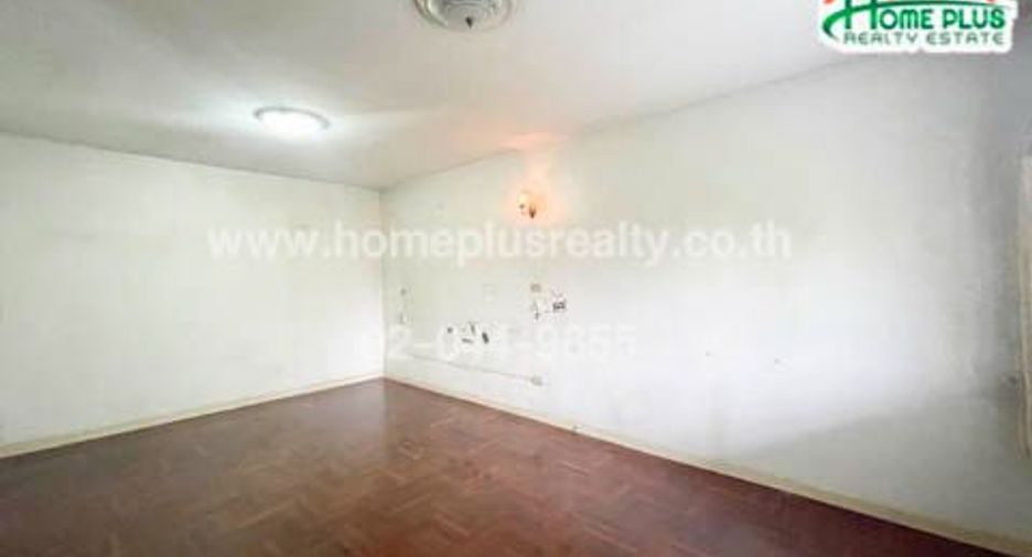 For sale 4 bedrooms townhouse in Chatuchak, Bangkok