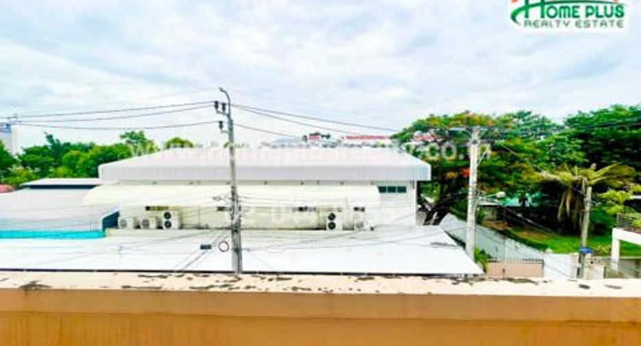 For sale 4 bedrooms townhouse in Chatuchak, Bangkok