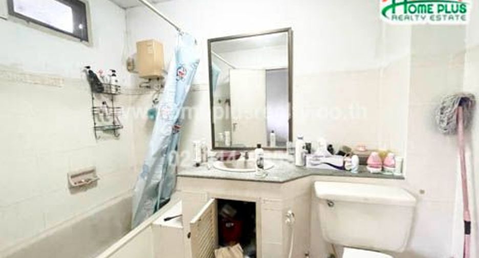 For sale 4 bedrooms townhouse in Chatuchak, Bangkok