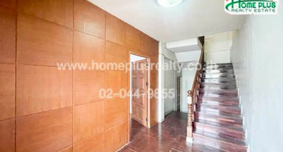 For sale 4 bedrooms townhouse in Chatuchak, Bangkok