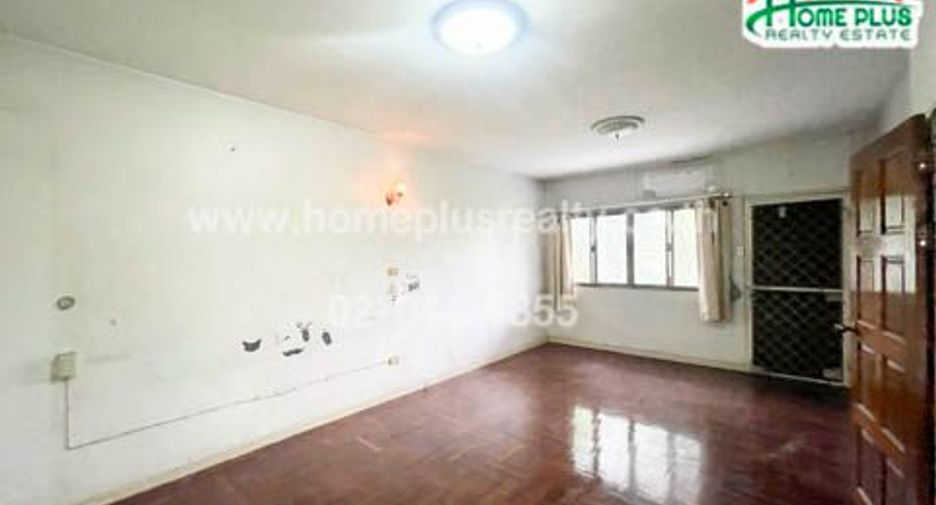 For sale 4 bedrooms townhouse in Chatuchak, Bangkok