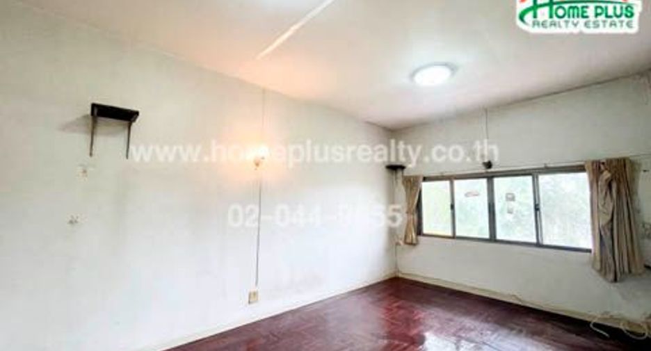For sale 4 bedrooms townhouse in Chatuchak, Bangkok