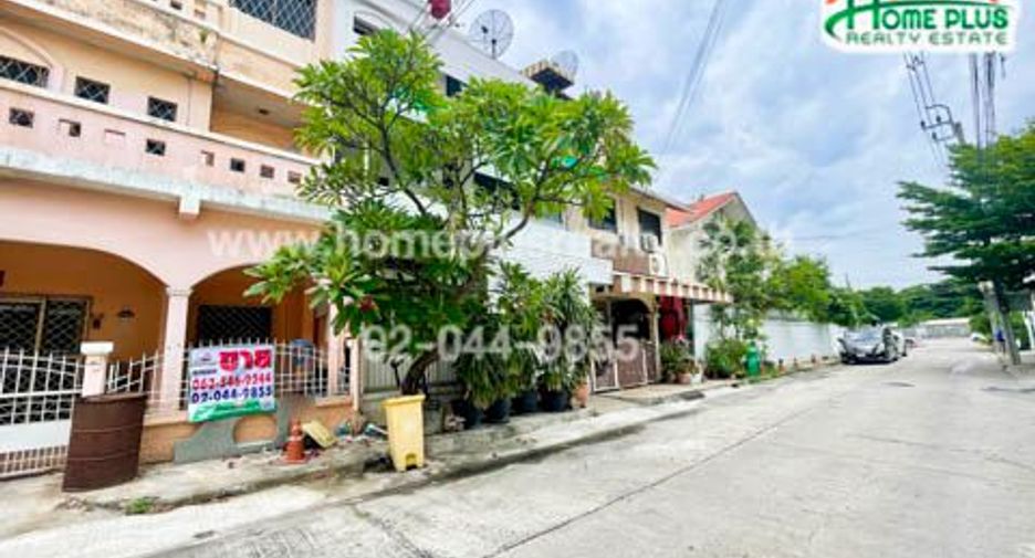 For sale 4 bedrooms townhouse in Chatuchak, Bangkok