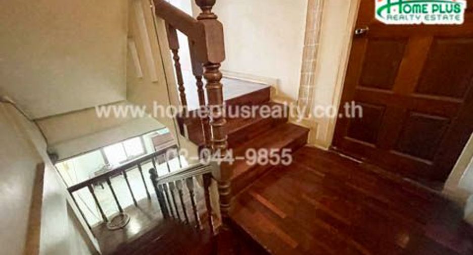For sale 4 bedrooms townhouse in Chatuchak, Bangkok
