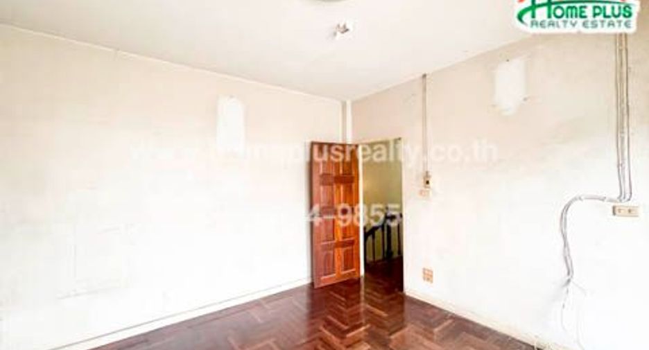 For sale 4 bedrooms townhouse in Chatuchak, Bangkok