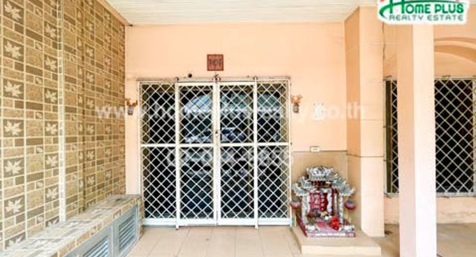 For sale 4 bedrooms townhouse in Chatuchak, Bangkok