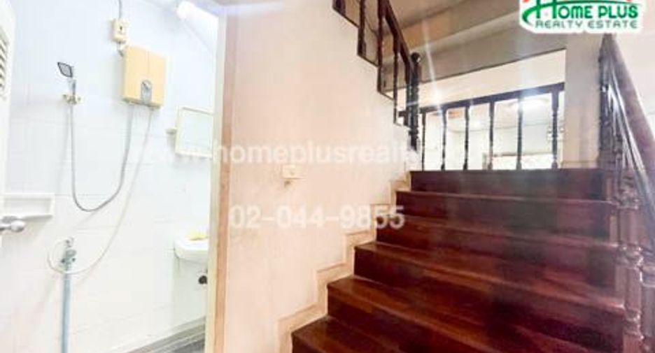For sale 4 bedrooms townhouse in Chatuchak, Bangkok
