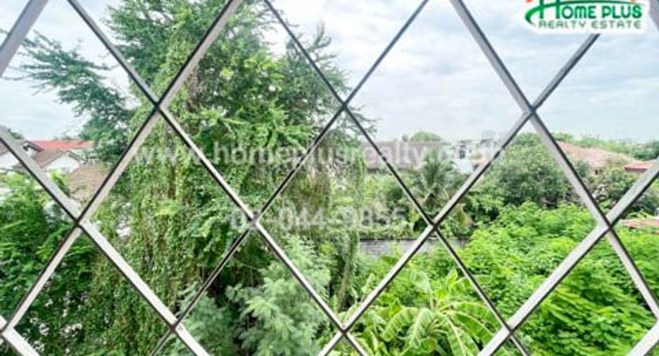For sale 4 bedrooms townhouse in Chatuchak, Bangkok