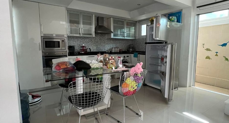 For sale 2 bedrooms townhouse in Kathu, Phuket