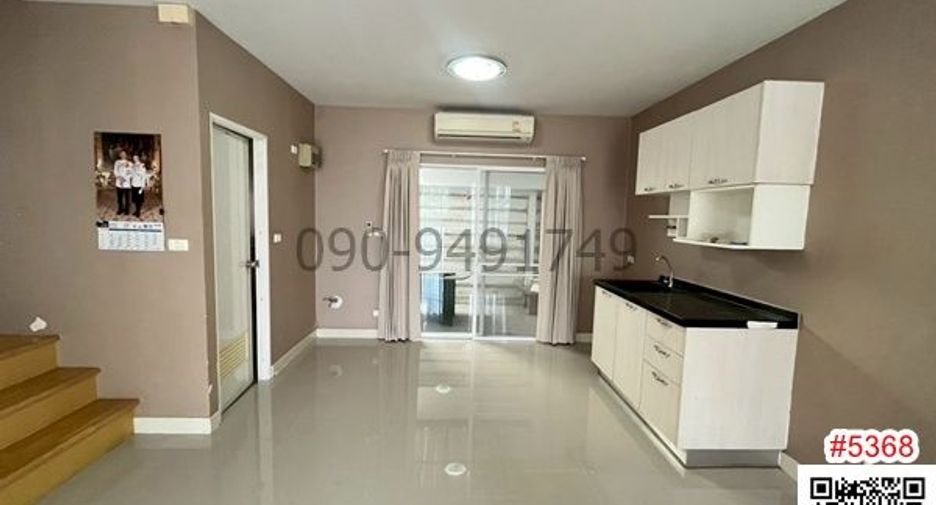 For rent 3 bedrooms townhouse in Khlong Sam Wa, Bangkok