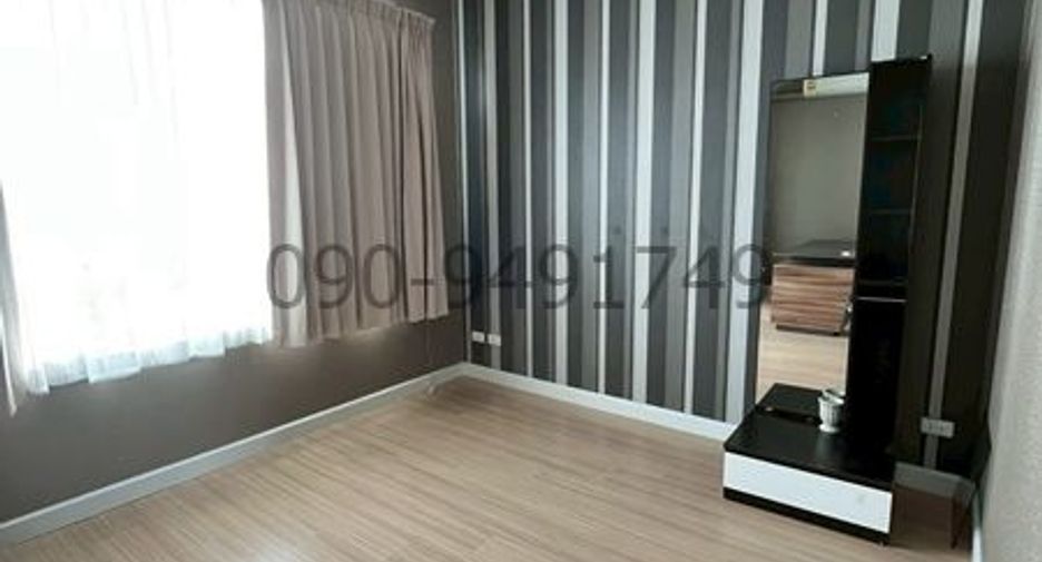 For rent 3 bedrooms townhouse in Khlong Sam Wa, Bangkok