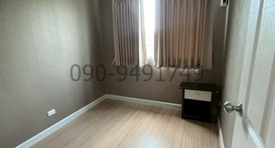 For rent 3 bedrooms townhouse in Khlong Sam Wa, Bangkok