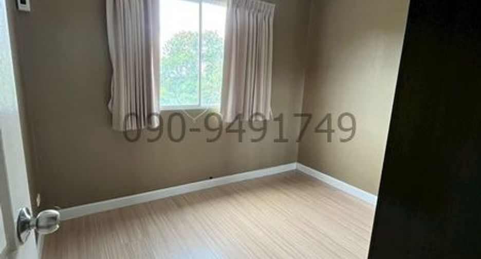 For rent 3 bedrooms townhouse in Khlong Sam Wa, Bangkok