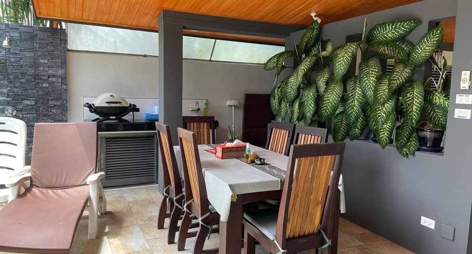 For rent 2 bedrooms villa in Mueang Phuket, Phuket