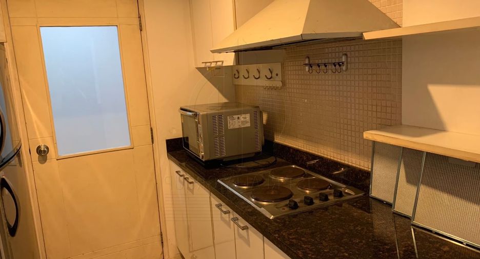 For rent 2 bedrooms condo in Khlong Toei, Bangkok