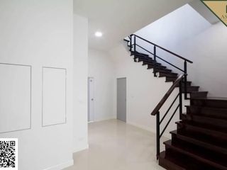 For sale 2 bedrooms retail Space in Huai Khwang, Bangkok