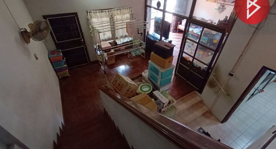 For sale 5 bed townhouse in Thon Buri, Bangkok