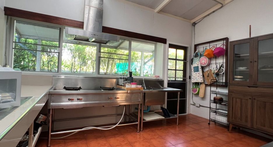 For sale 5 Beds house in Mueang Chiang Mai, Chiang Mai