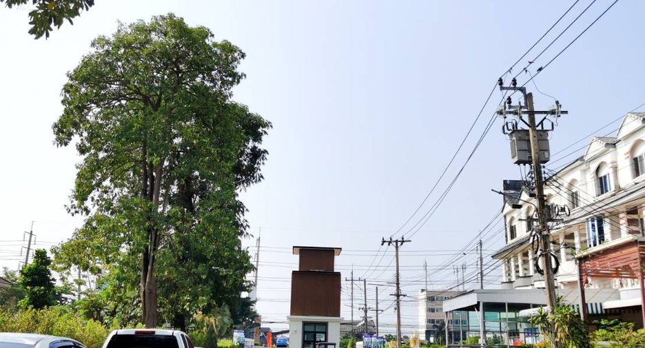 For rent 3 bedrooms retail Space in Nong Chok, Bangkok