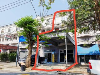 For rent 3 Beds retail Space in Nong Chok, Bangkok