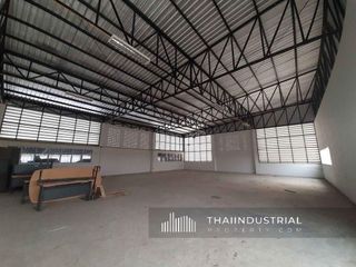 À louer entrepôt à Si Racha, Chonburi