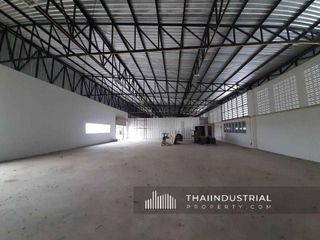 À louer entrepôt à Si Racha, Chonburi
