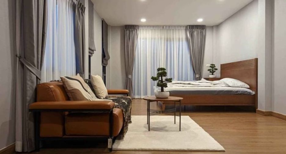 出租 4 卧室 独立屋 在 Bang Phli, Samut Prakan