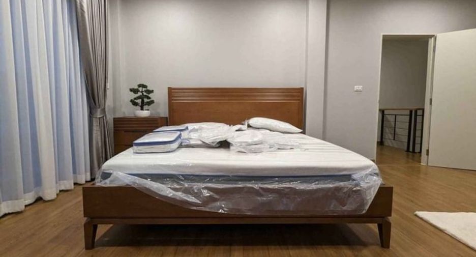 出租 4 卧室 独立屋 在 Bang Phli, Samut Prakan