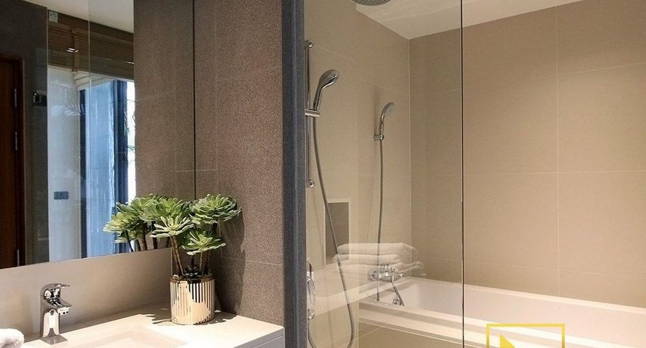 For rent 3 bedrooms serviced apartment in Watthana, Bangkok