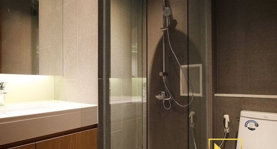 For rent 3 bedrooms serviced apartment in Watthana, Bangkok