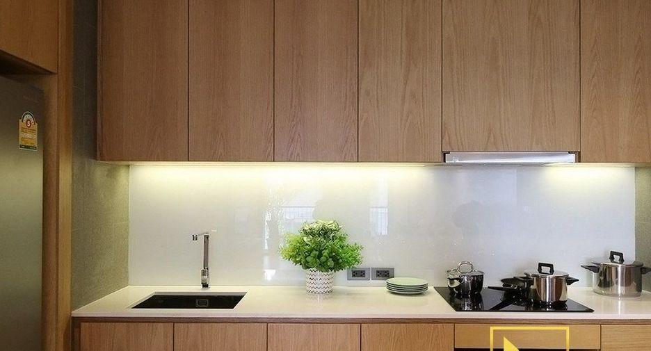 For rent 3 bedrooms serviced apartment in Watthana, Bangkok