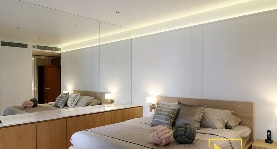 For rent 3 bedrooms serviced apartment in Watthana, Bangkok