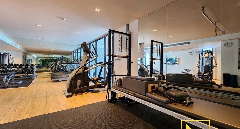 For rent 3 bedrooms serviced apartment in Watthana, Bangkok