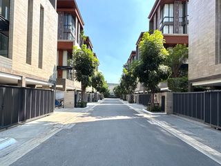 For sale 4 ベッドルーム house in Yan Nawa, Bangkok