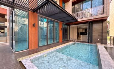 Casa en venta de 4 habitaciones en Yan Nawa, Bangkok
