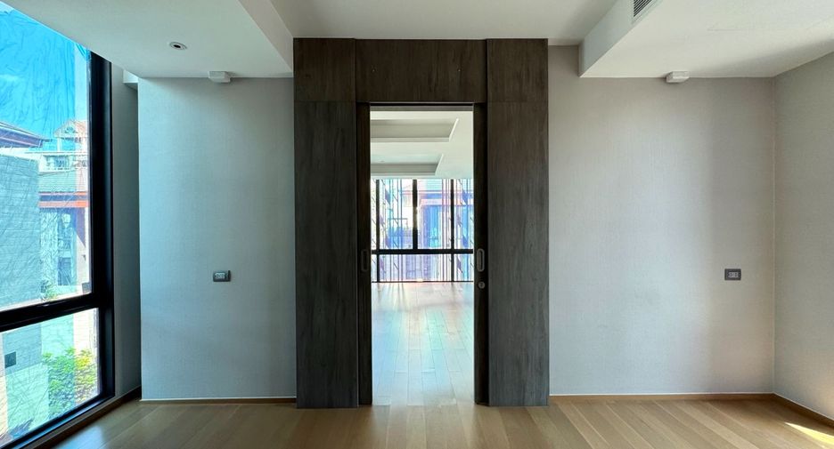 À vendre 4 chambres maison à Yan Nawa, Bangkok