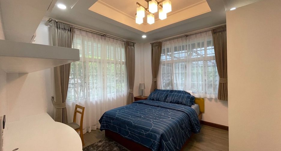 For sale 5 Beds house in San Kamphaeng, Chiang Mai