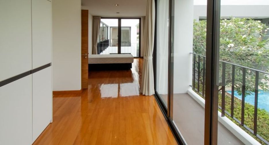 Casa en alquiler de 4 habitaciones en Khlong Toei, Bangkok