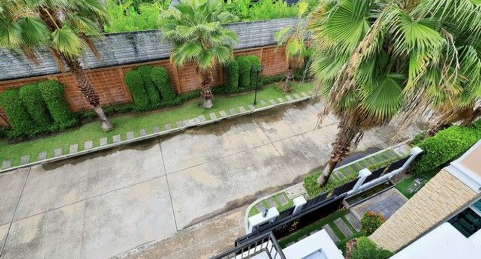 Casa en venta de 5 habitaciones en Bang Bon, Bangkok