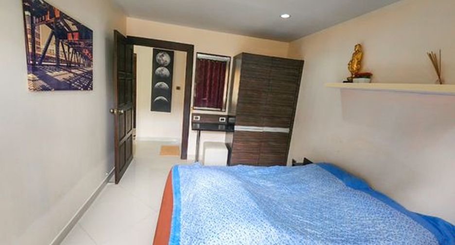 For sale 1 bed condo in Phanat Nikhom, Chonburi