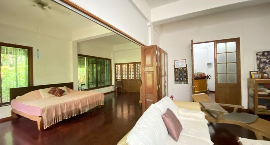 For sale 4 bedrooms house in Mueang Lamphun, Lamphun