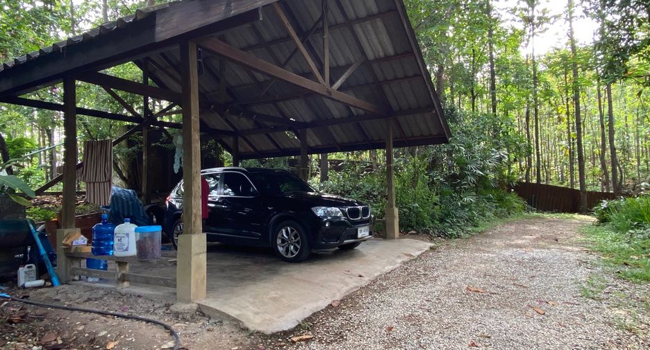 For sale 4 bedrooms house in Mueang Lamphun, Lamphun