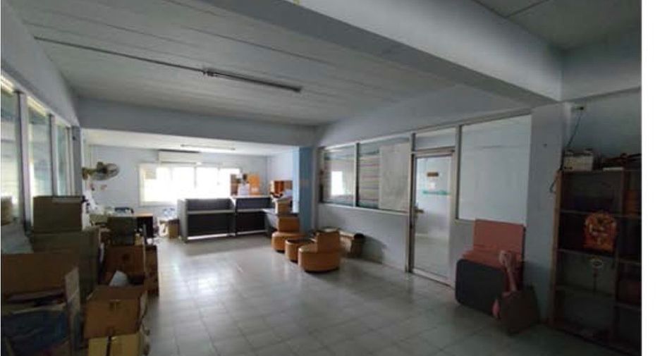 For sale 10 bedrooms retail Space in Lat Phrao, Bangkok