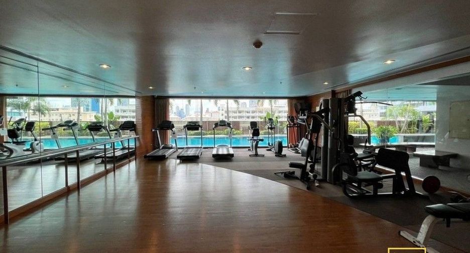 For rent 2 bedrooms condo in Yan Nawa, Bangkok