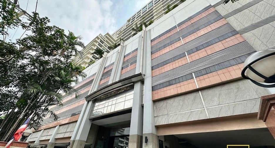 For rent 2 bedrooms condo in Yan Nawa, Bangkok